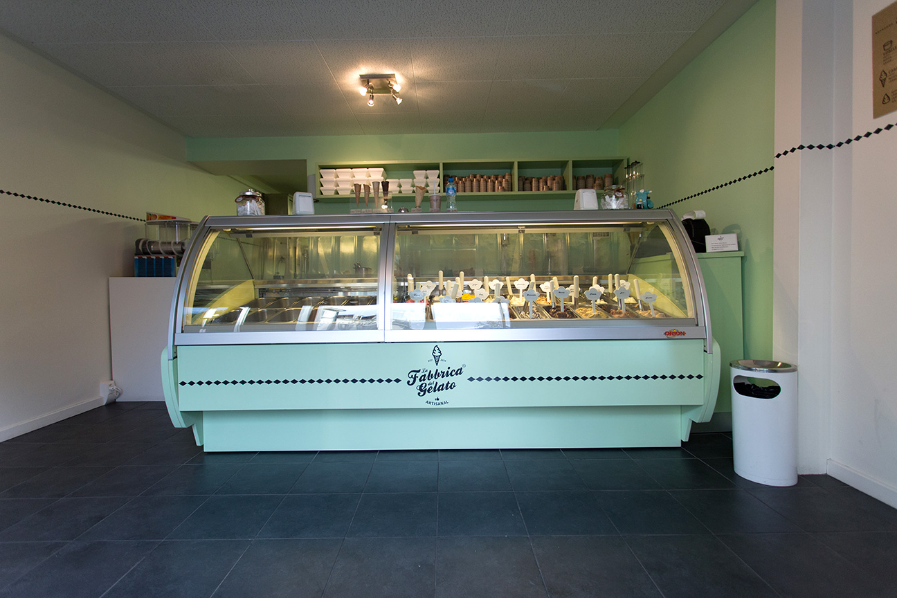 fabien_cuffel_graphisme_design_interieur_geneve_logo_shop_icecream_fabbrica_gelato_interieur_9